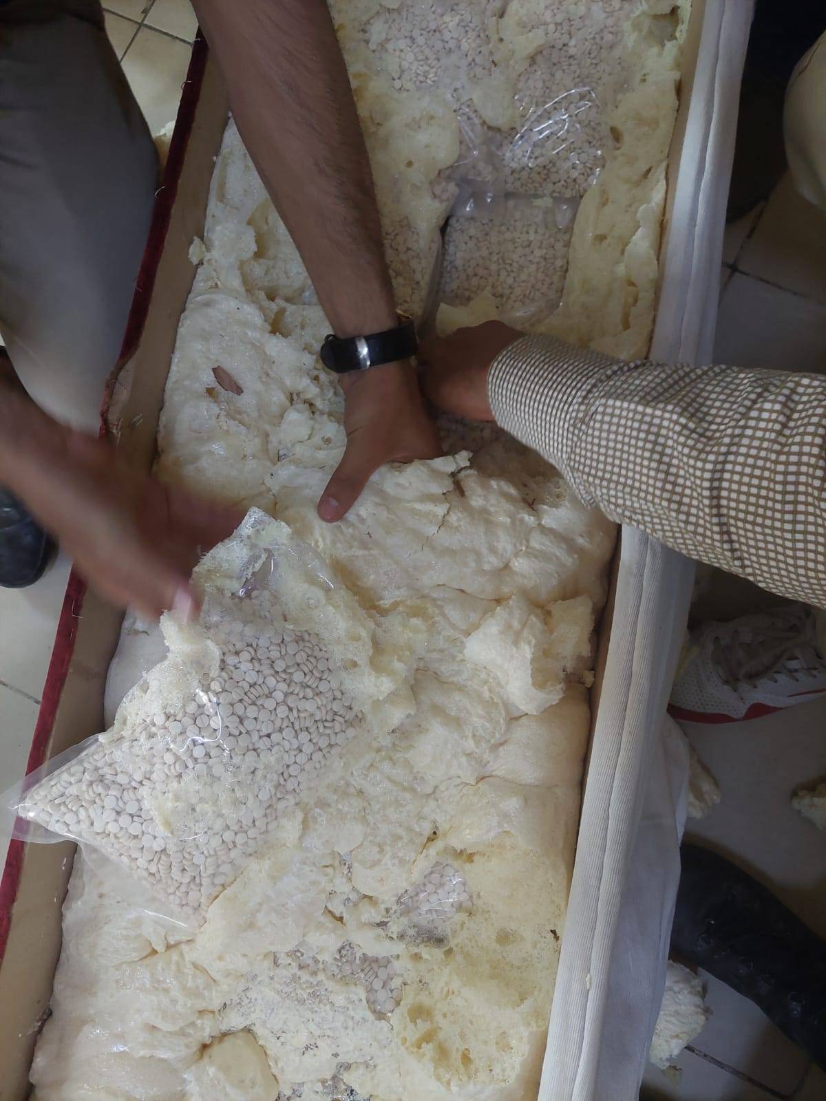  الجمارك الأردنية تحبط محاولة تهريب (238) كغم من حبوب المخدرات الكبتاجون