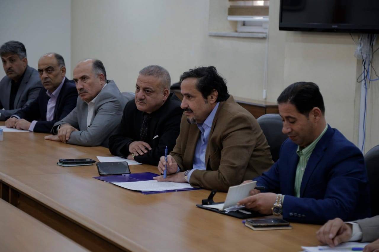 وزير الطاقة والثروة المعدنية يلتقي نقيب ومجلس نقابة المقاولين 