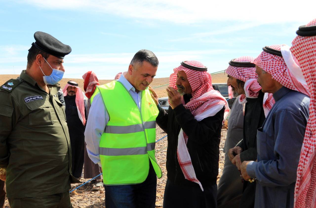 الصندوق الهاشمي لتنمية البادية يوزع طرودا في   منطقة باير