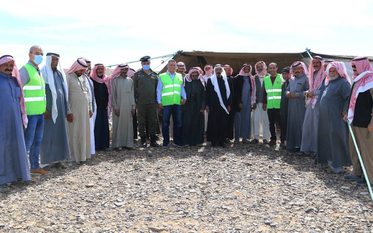 الصندوق الهاشمي لتنمية البادية يوزع طرودا في   منطقة باير