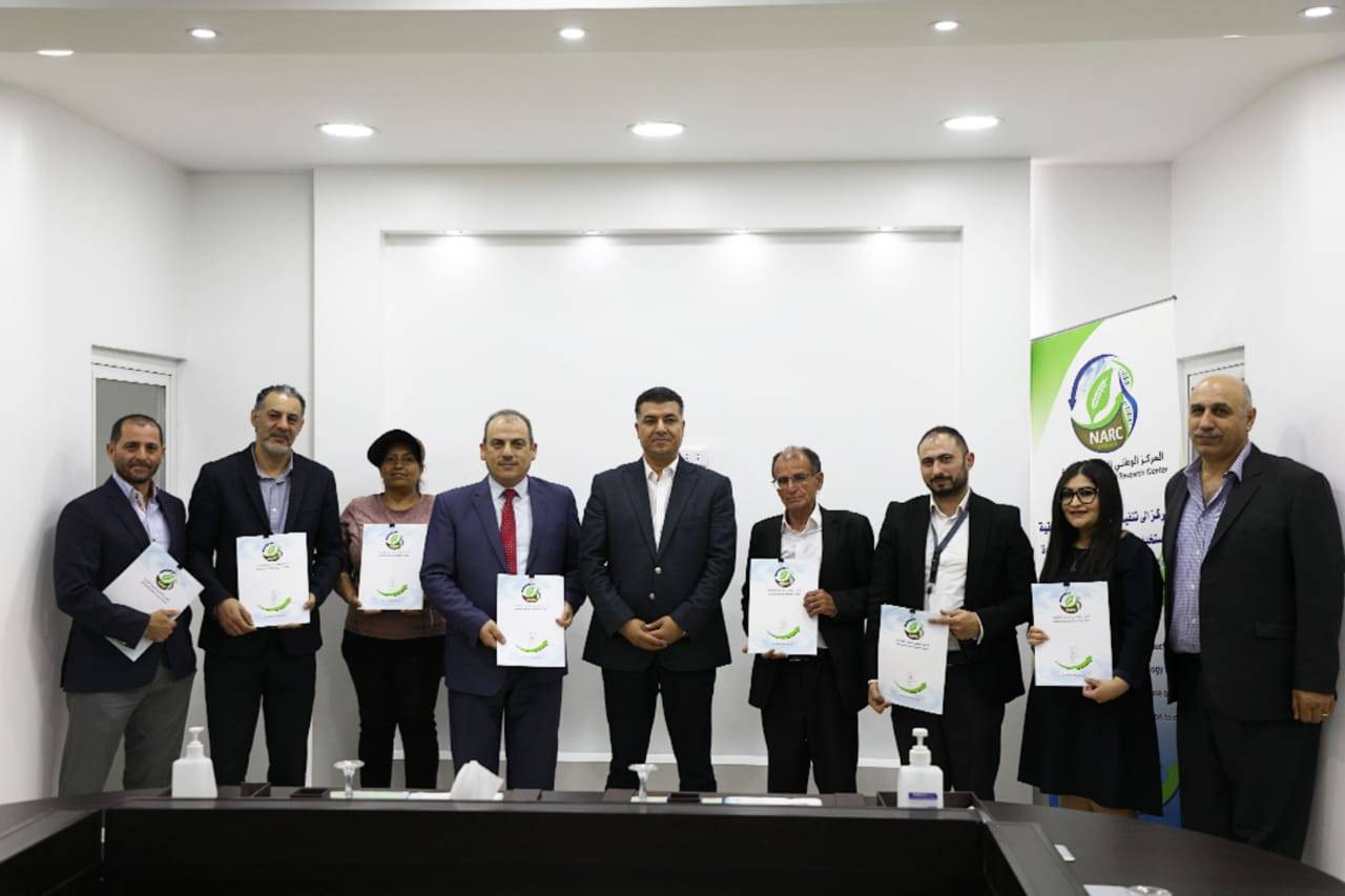  الحنيفات يرعى توقيع اتفاقيات في حاضنة الابتكار وريادة الأعمال الزراعية