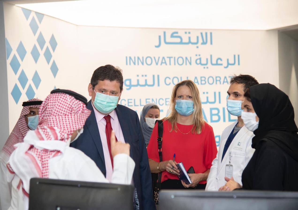 وزير الصحة يلتقي سفراء المملكة المتحدة وبلجيكا وباكستان والعراق 