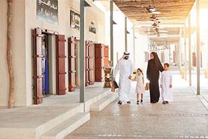 افتتاح مجلس جاسماريا الرمضاني في سوق الشناصية التراثي في الشارقة