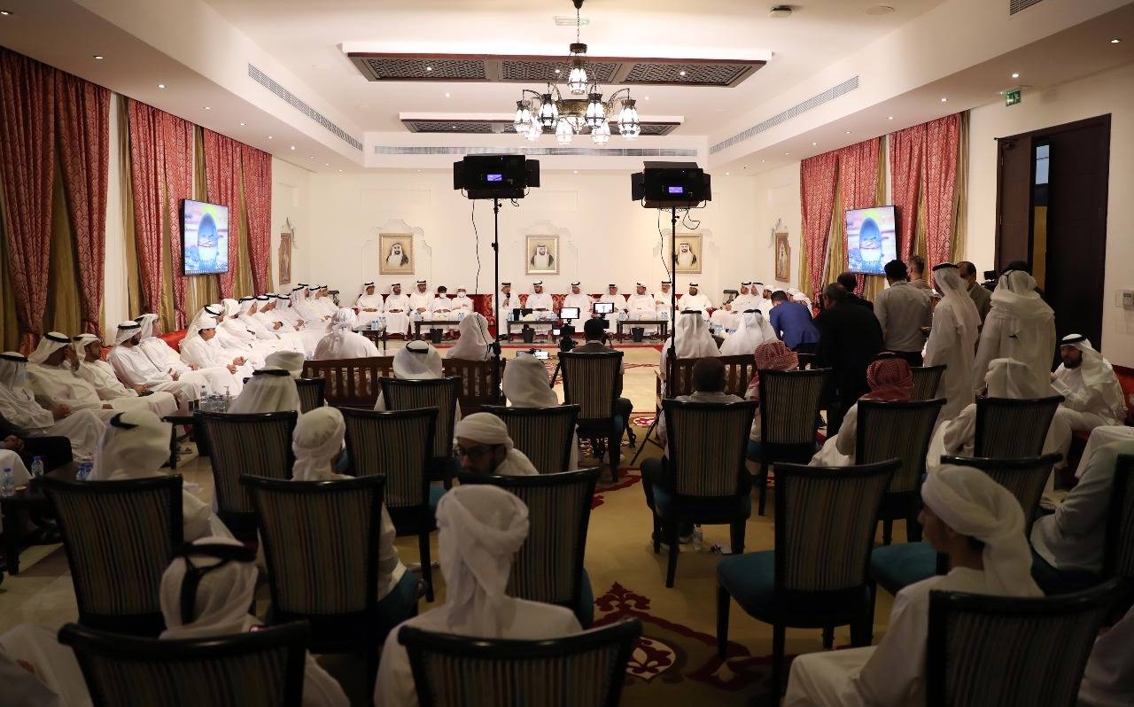 وزارة العدل في ابوظبي تنظم محاضرة حول تشريعات الخمسين ودورها في تعزيز جودة حياة المجتمع في مجلس محمد خلف