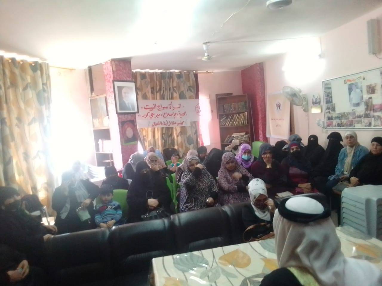الإسلام أكرم المرأة