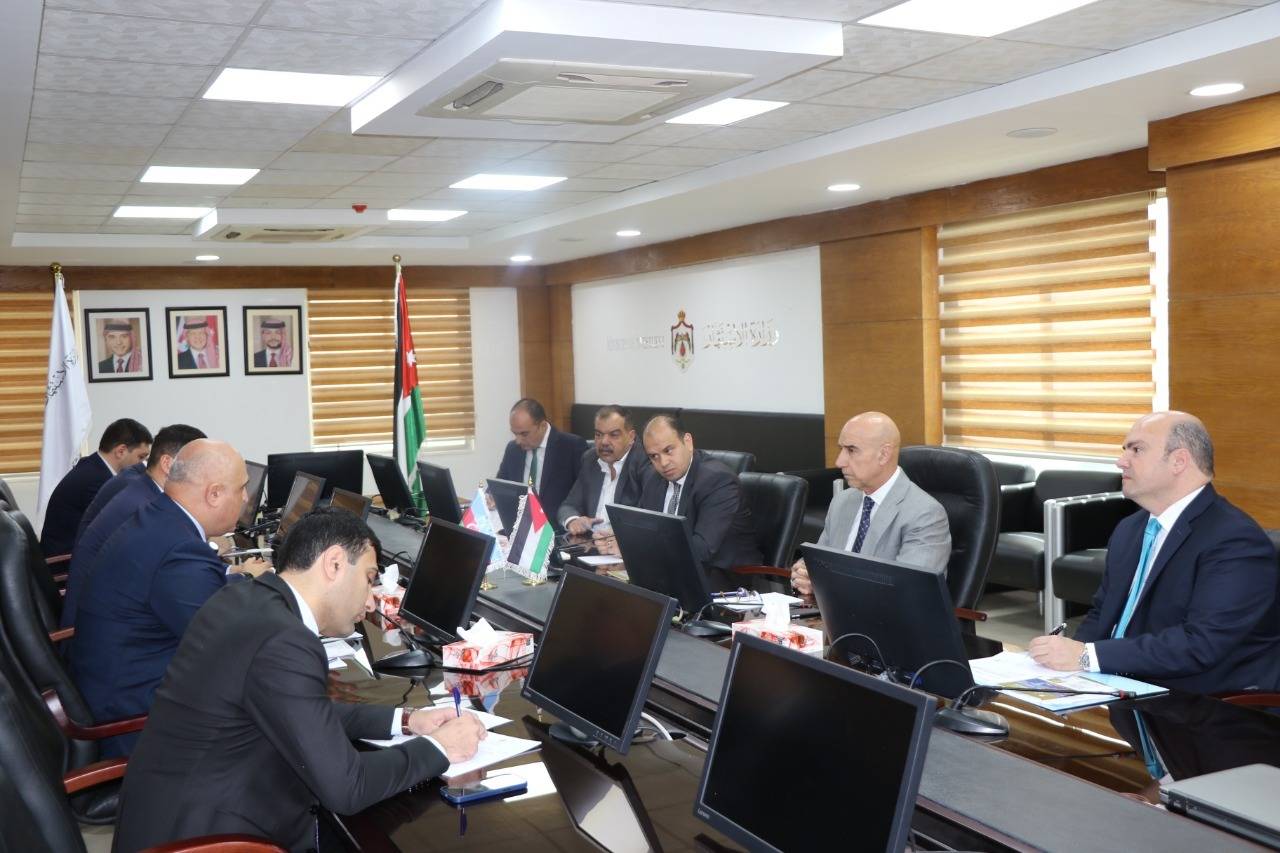 رئيس وكالة تنمية الأعمال الصغيرة والمتوسطة في أذربيجان يزور وزارة الاستثمار