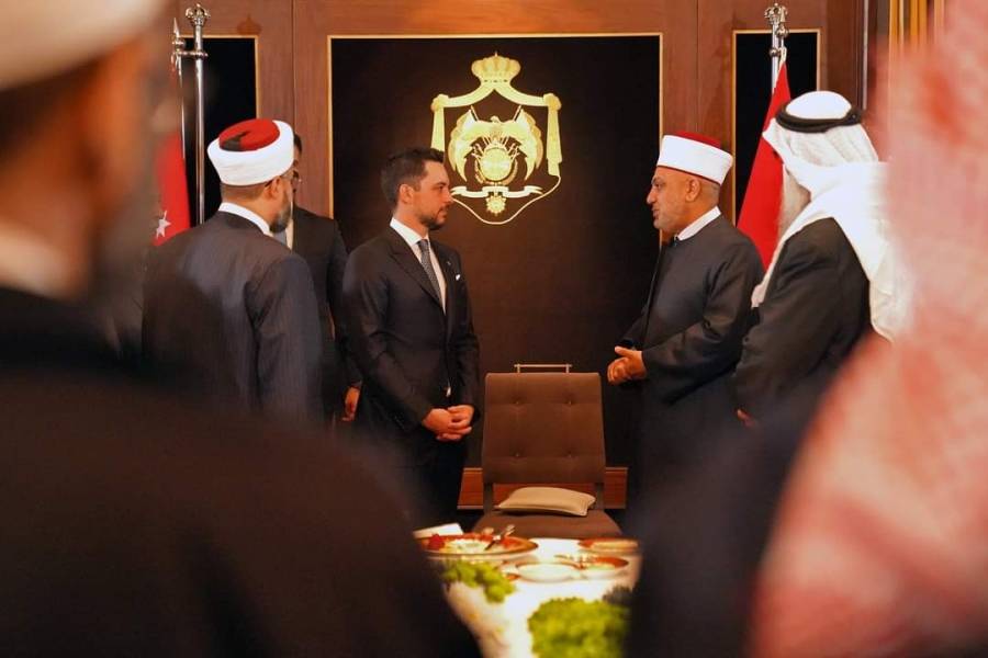 ولي العهد يقيم مأدبة إفطار في قصر الحسينية لأئمة ووعاظ في “الأوقاف” .. صور وفيديو