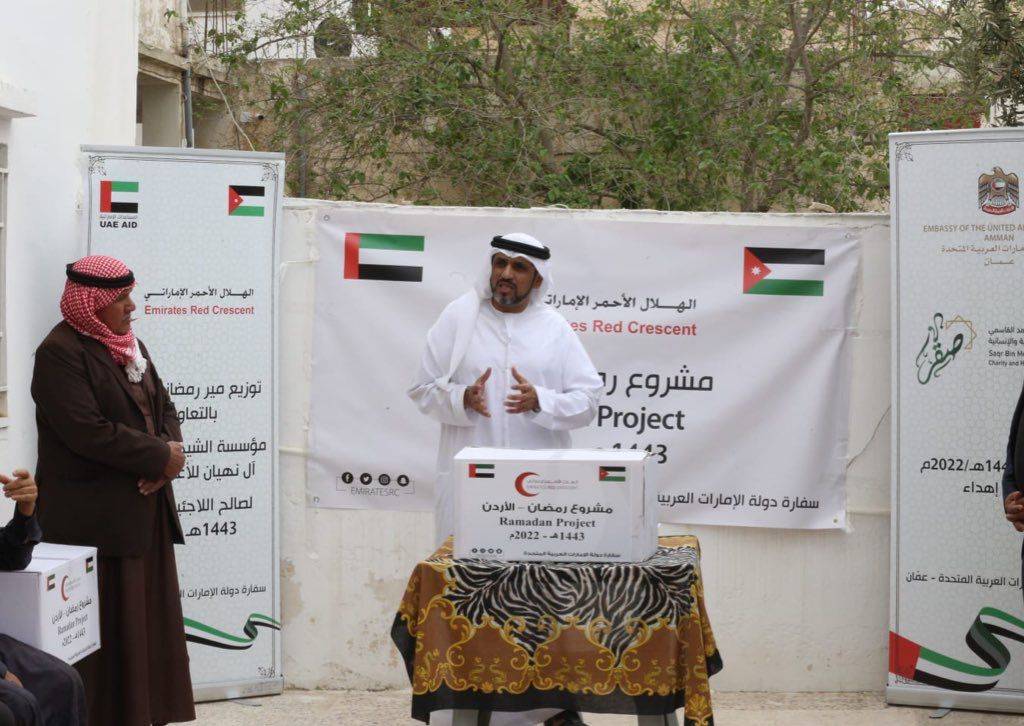  سفارة الامارات في عمان تنظم مبادرة توزيع المساعدات على مئات الأسر المستحقة