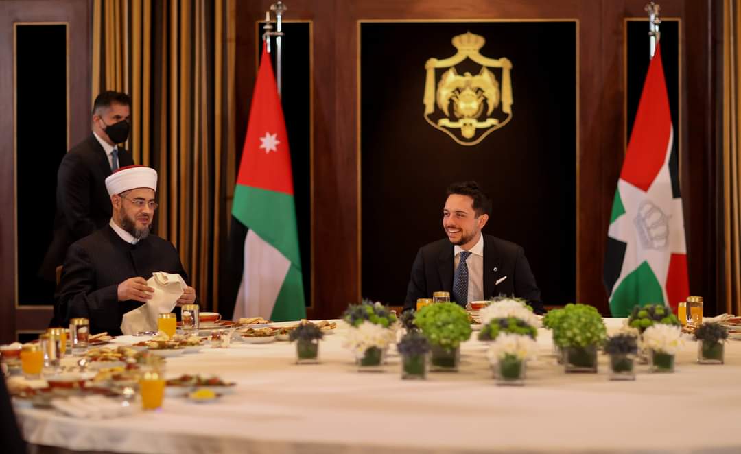 ولي العهد يقيم مأدبة إفطار في قصر الحسينية لأئمة ووعاظ في “الأوقاف” .. صور وفيديو 