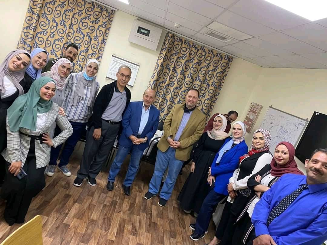 مدير عام مستشفى الجامعة الأردنية يشارك كوادر دائرة الطوارئ في المستشفى مائدة الأفطار .. صور 