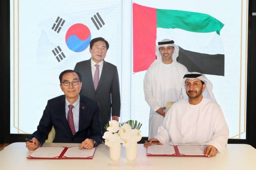 الإمارات وكوريا الجنوبية توقعان مذكرة تفاهم للتعاون في تنمية ريادة الأعمال ودعم المشاريع الصغيرة والمتوسطة