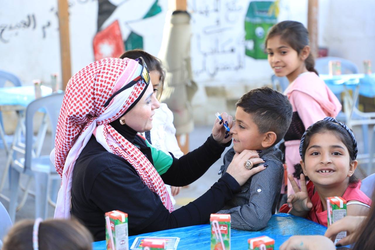 وزير السياحة والاثار يشارك في حملة إفطار خيري اقامته مبادرة بصمة شباب الخير    