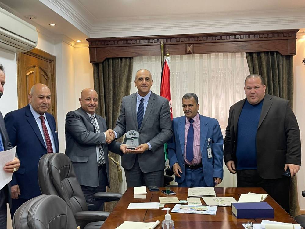 وزير البيئة يلتقي وفد من جمعية البيئة وبلدية كفرنجه (مصور) 