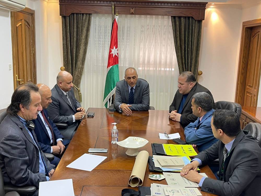 وزير البيئة يلتقي وفد من جمعية البيئة وبلدية كفرنجه (مصور) 