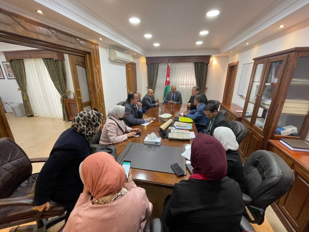 وزير البيئة يلتقي وفد من جمعية البيئة وبلدية كفرنجه (مصور) 