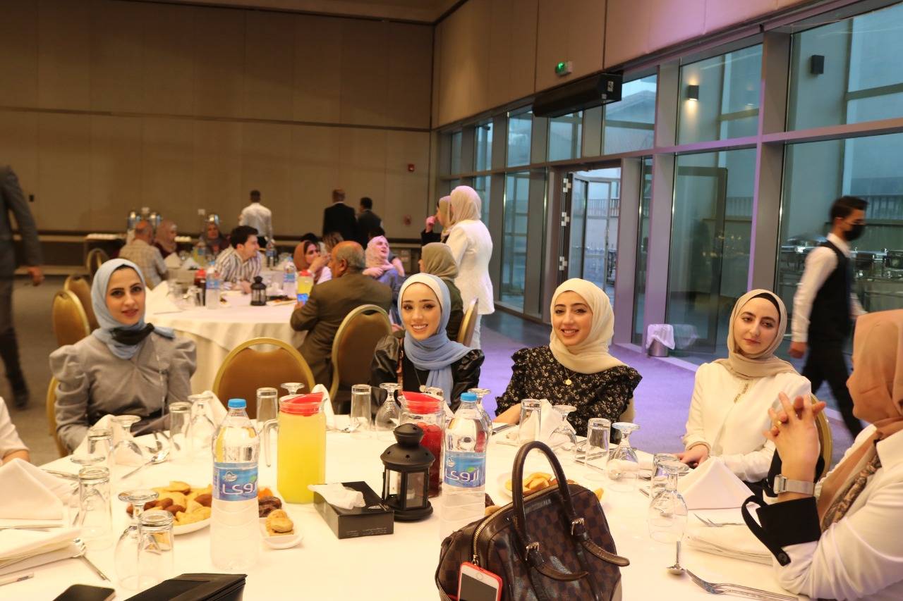 مؤسسة آفاق الحياة لمستحضرات التجميل تقيم افطارا رمضانيا وحفل تخريج لدورة العناية بالبشرة  
