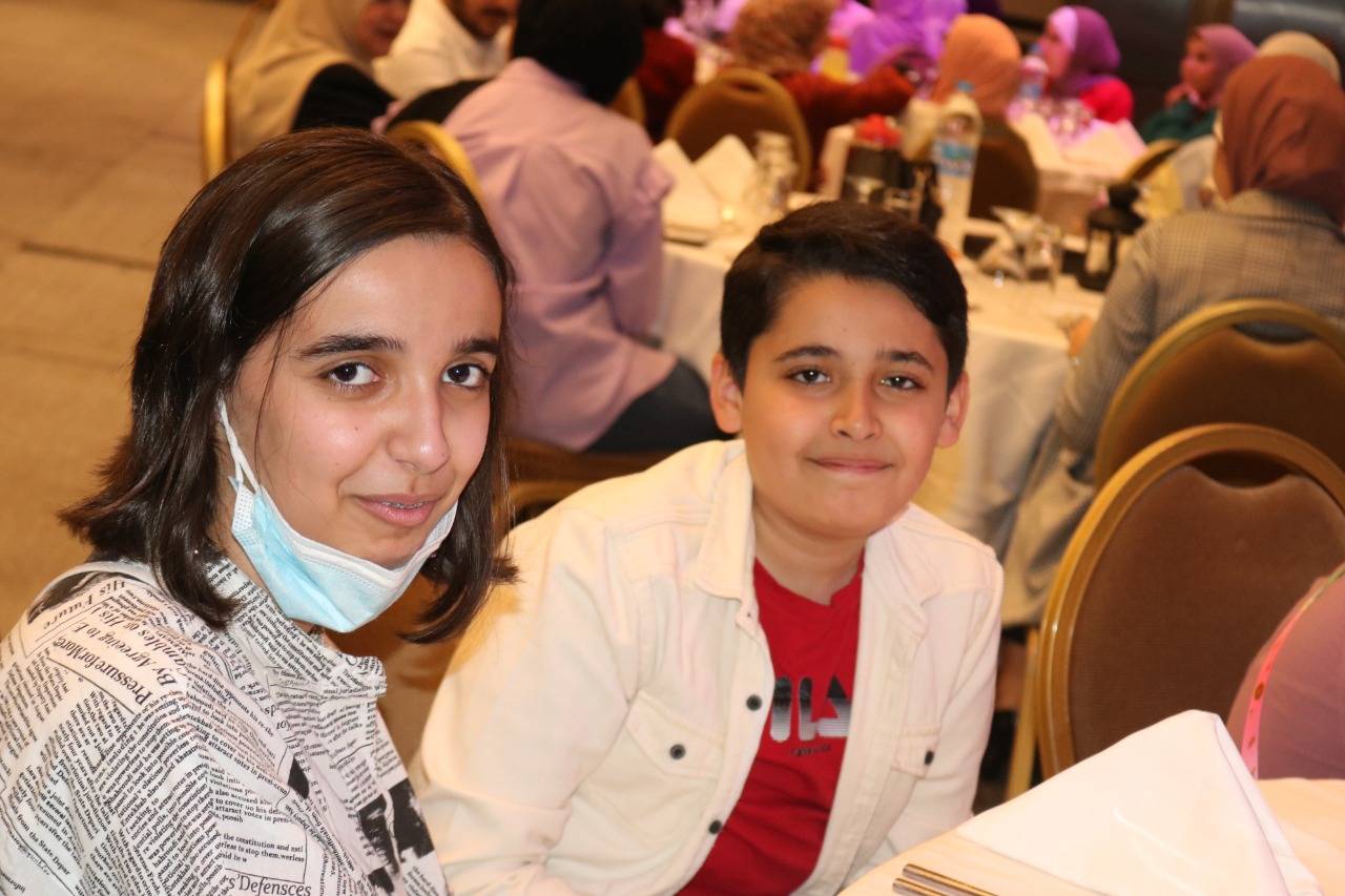 مؤسسة آفاق الحياة لمستحضرات التجميل تقيم افطارا رمضانيا وحفل تخريج لدورة العناية بالبشرة  