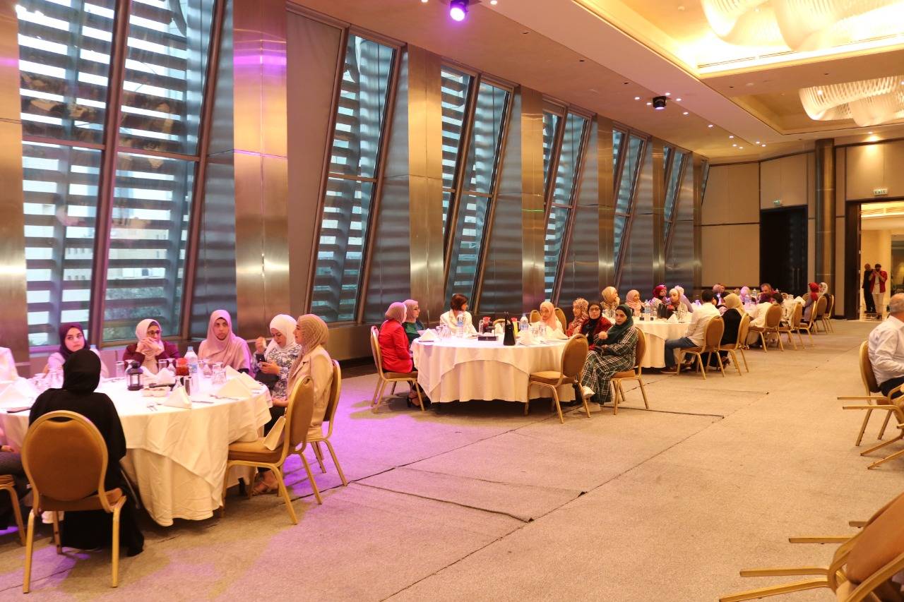 مؤسسة آفاق الحياة لمستحضرات التجميل تقيم افطارا رمضانيا وحفل تخريج لدورة العناية بالبشرة  