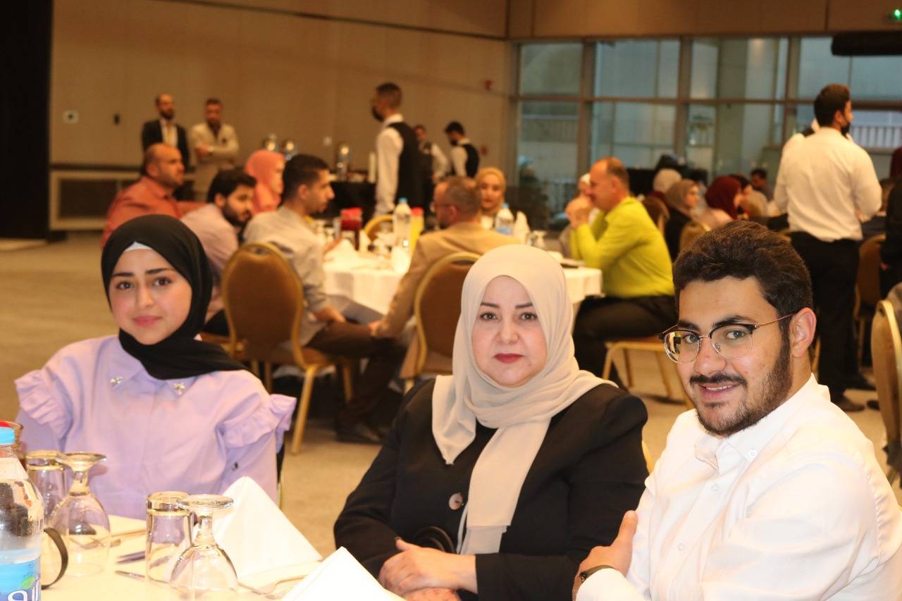 مؤسسة آفاق الحياة لمستحضرات التجميل تقيم افطارا رمضانيا وحفل تخريج لدورة العناية بالبشرة  