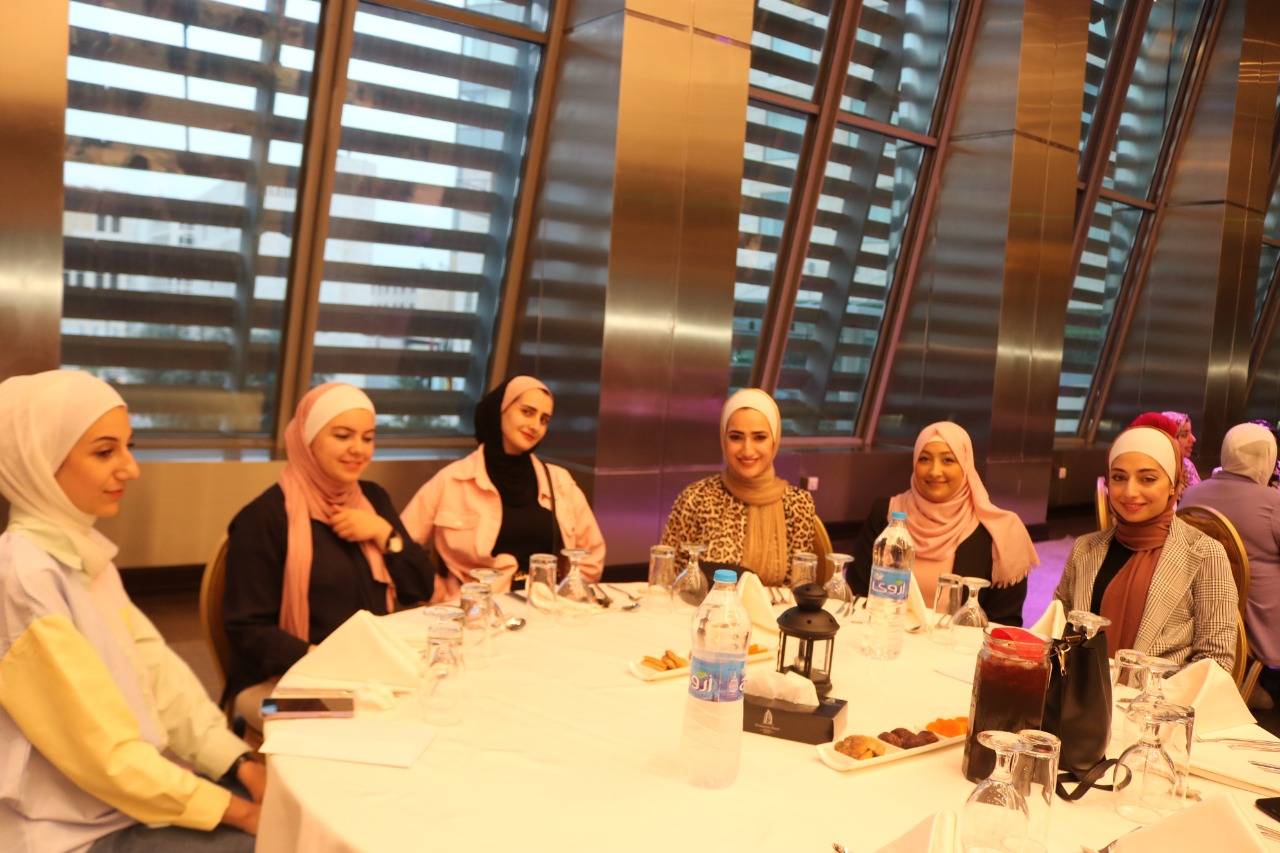 مؤسسة آفاق الحياة لمستحضرات التجميل تقيم افطارا رمضانيا وحفل تخريج لدورة العناية بالبشرة  