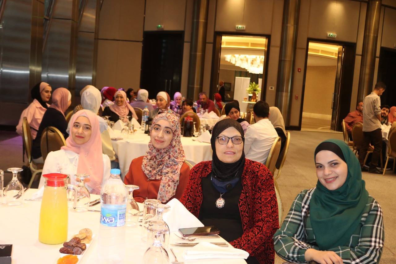 مؤسسة آفاق الحياة لمستحضرات التجميل تقيم افطارا رمضانيا وحفل تخريج لدورة العناية بالبشرة  