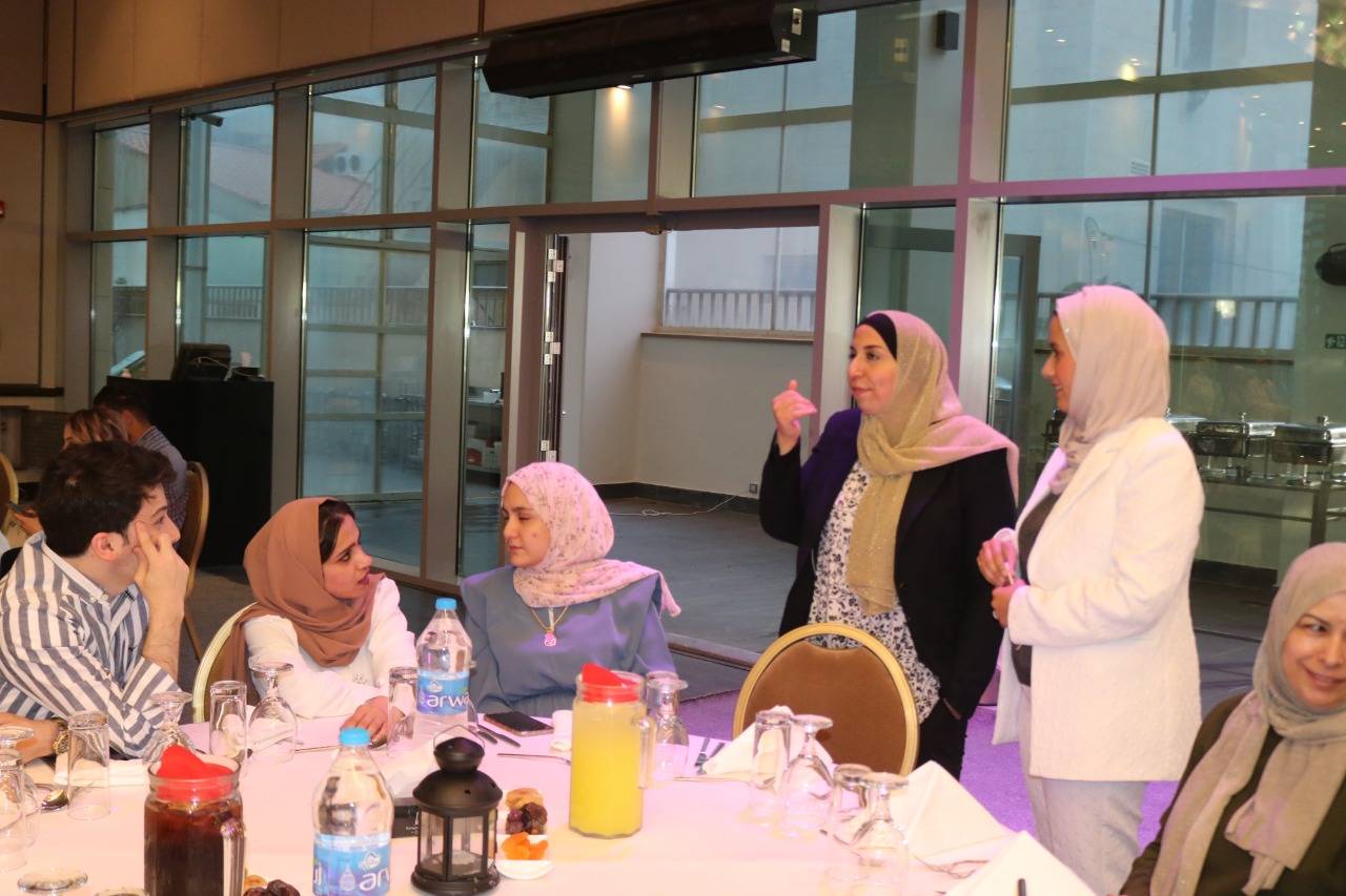 مؤسسة آفاق الحياة لمستحضرات التجميل تقيم افطارا رمضانيا وحفل تخريج لدورة العناية بالبشرة  