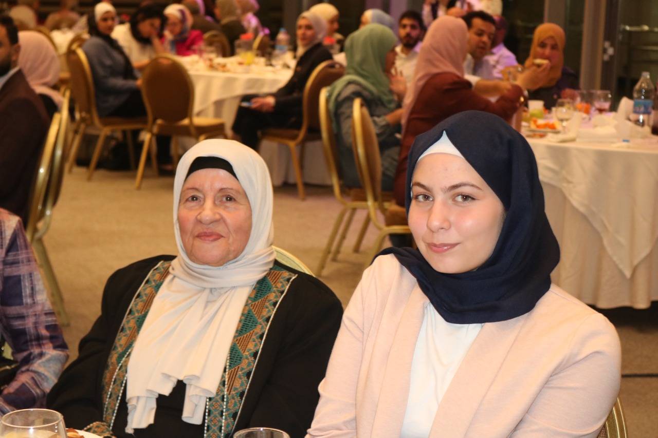 مؤسسة آفاق الحياة لمستحضرات التجميل تقيم افطارا رمضانيا وحفل تخريج لدورة العناية بالبشرة  