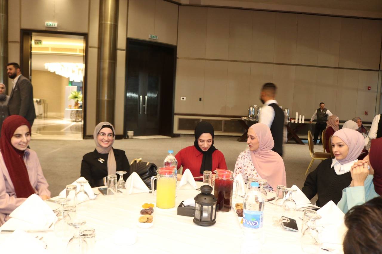 مؤسسة آفاق الحياة لمستحضرات التجميل تقيم افطارا رمضانيا وحفل تخريج لدورة العناية بالبشرة  