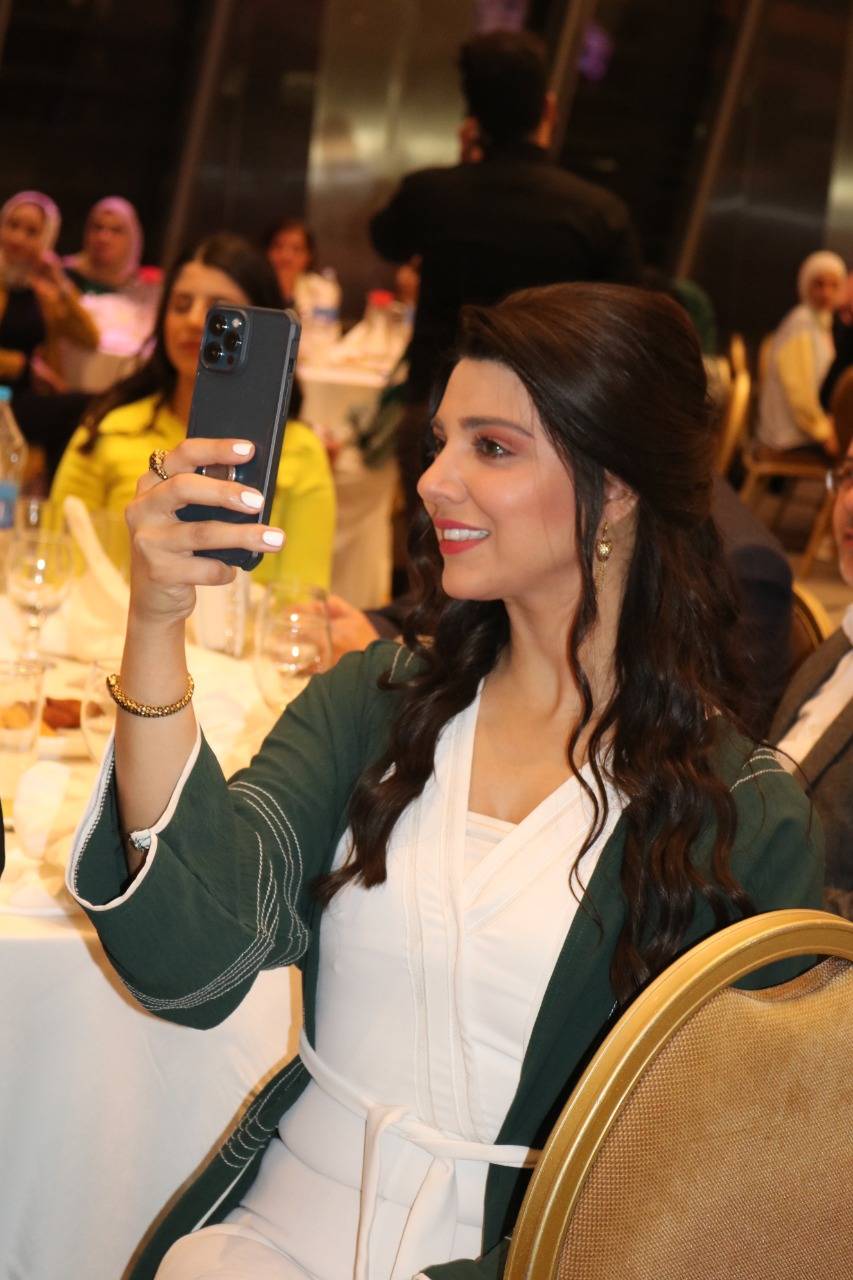 مؤسسة آفاق الحياة لمستحضرات التجميل تقيم افطارا رمضانيا وحفل تخريج لدورة العناية بالبشرة  