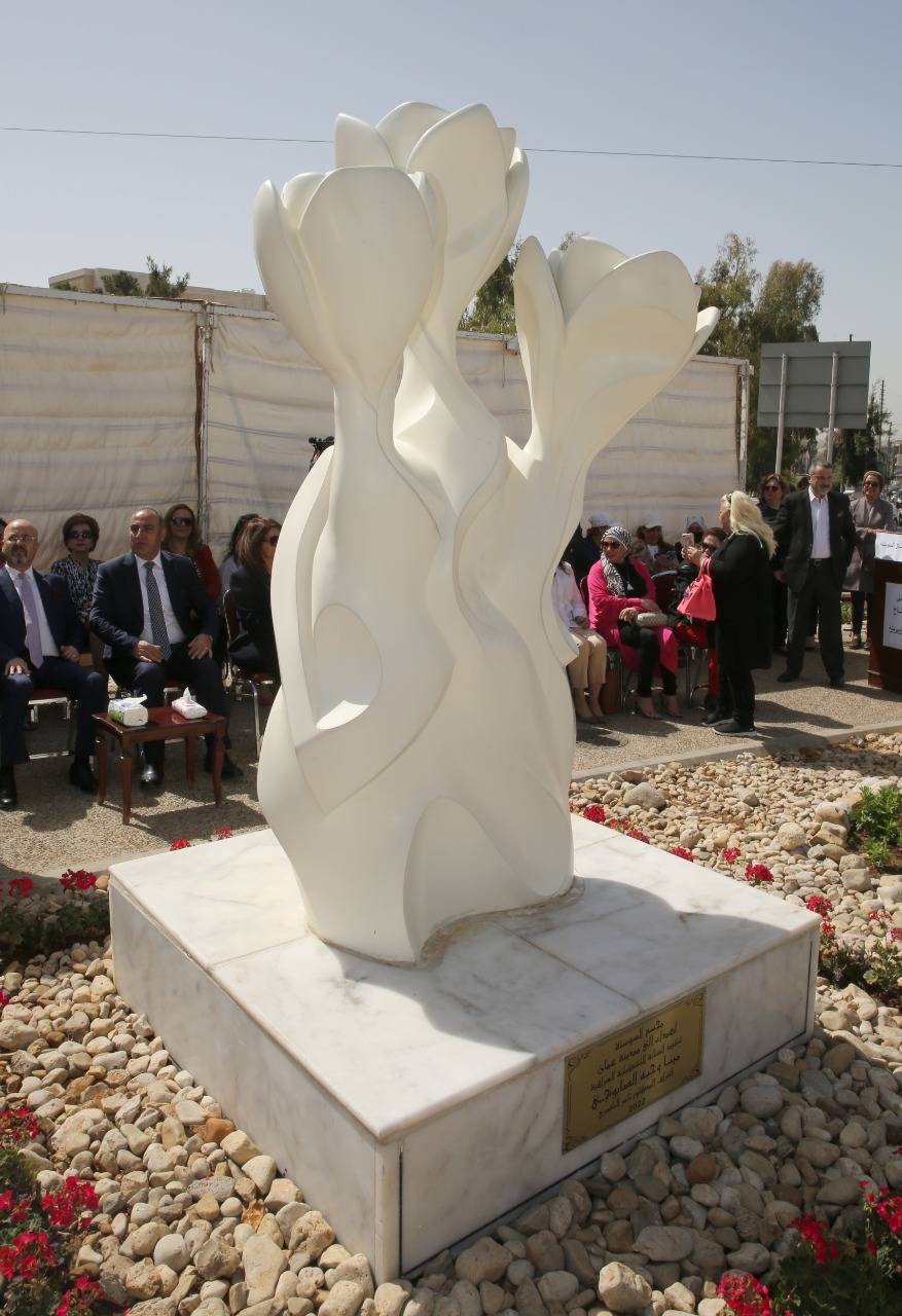 امين عمان والسفير العراقي يزيحان الستار عن مجسم السوسنة على الدوار السادس   