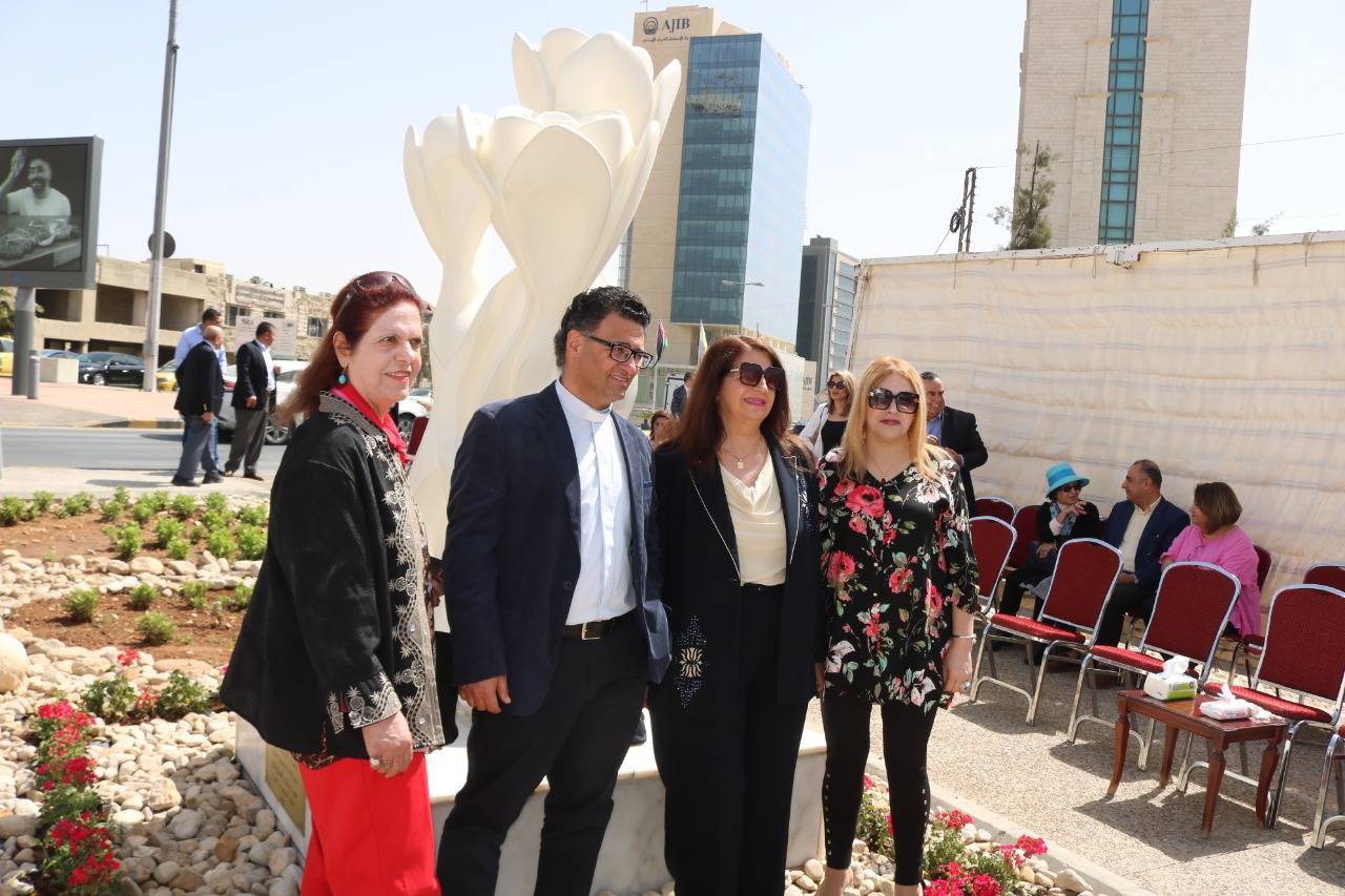 امين عمان والسفير العراقي يزيحان الستار عن مجسم السوسنة على الدوار السادس   