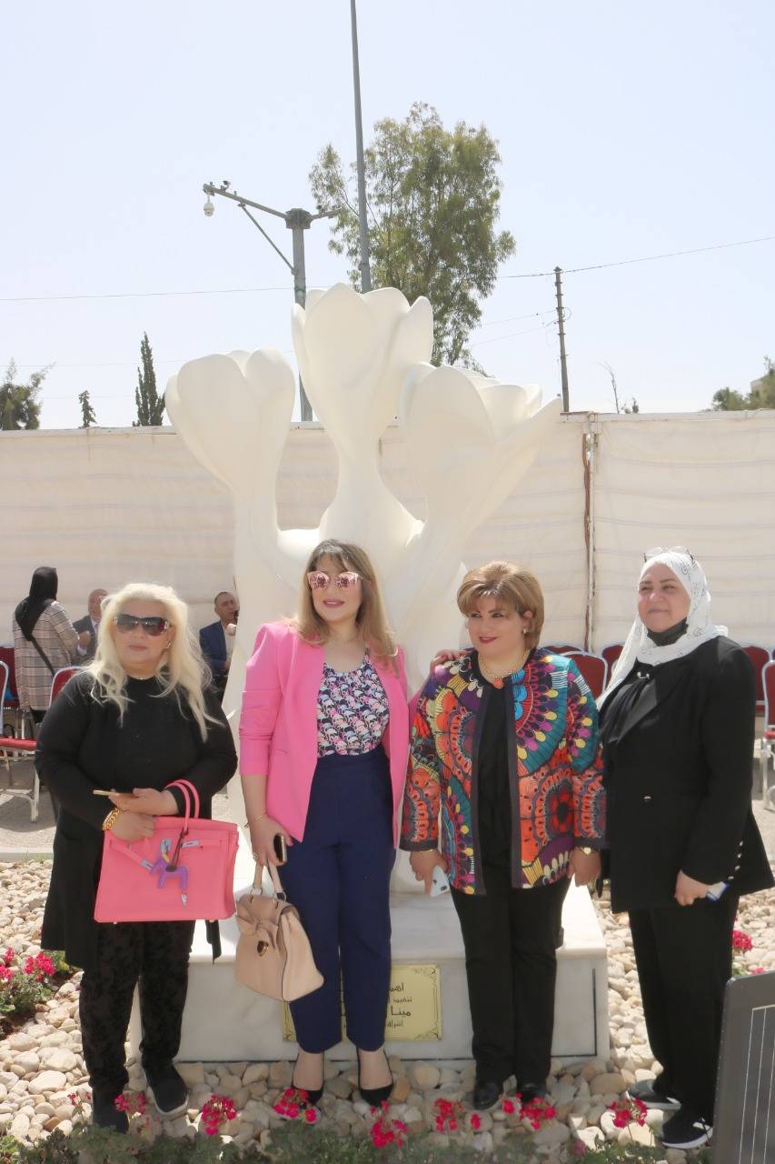 امين عمان والسفير العراقي يزيحان الستار عن مجسم السوسنة على الدوار السادس   