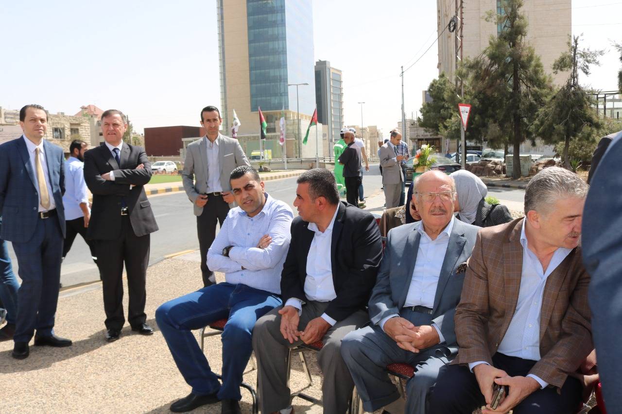 امين عمان والسفير العراقي يزيحان الستار عن مجسم السوسنة على الدوار السادس   