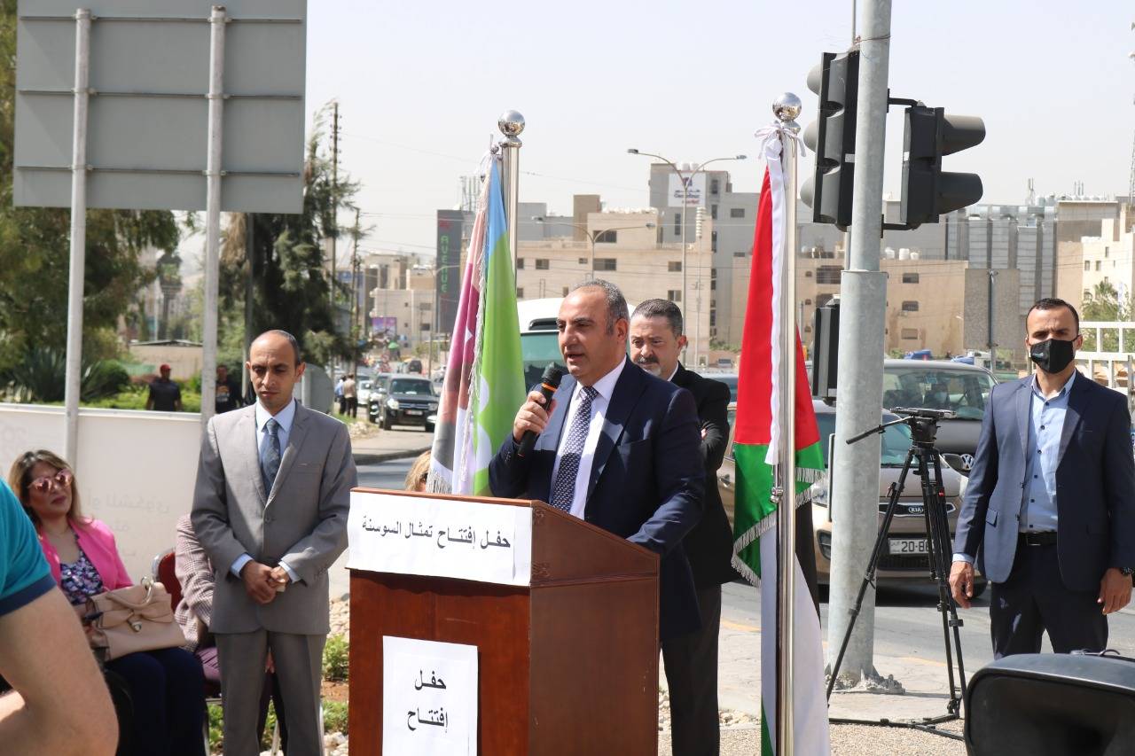 امين عمان والسفير العراقي يزيحان الستار عن مجسم السوسنة على الدوار السادس   