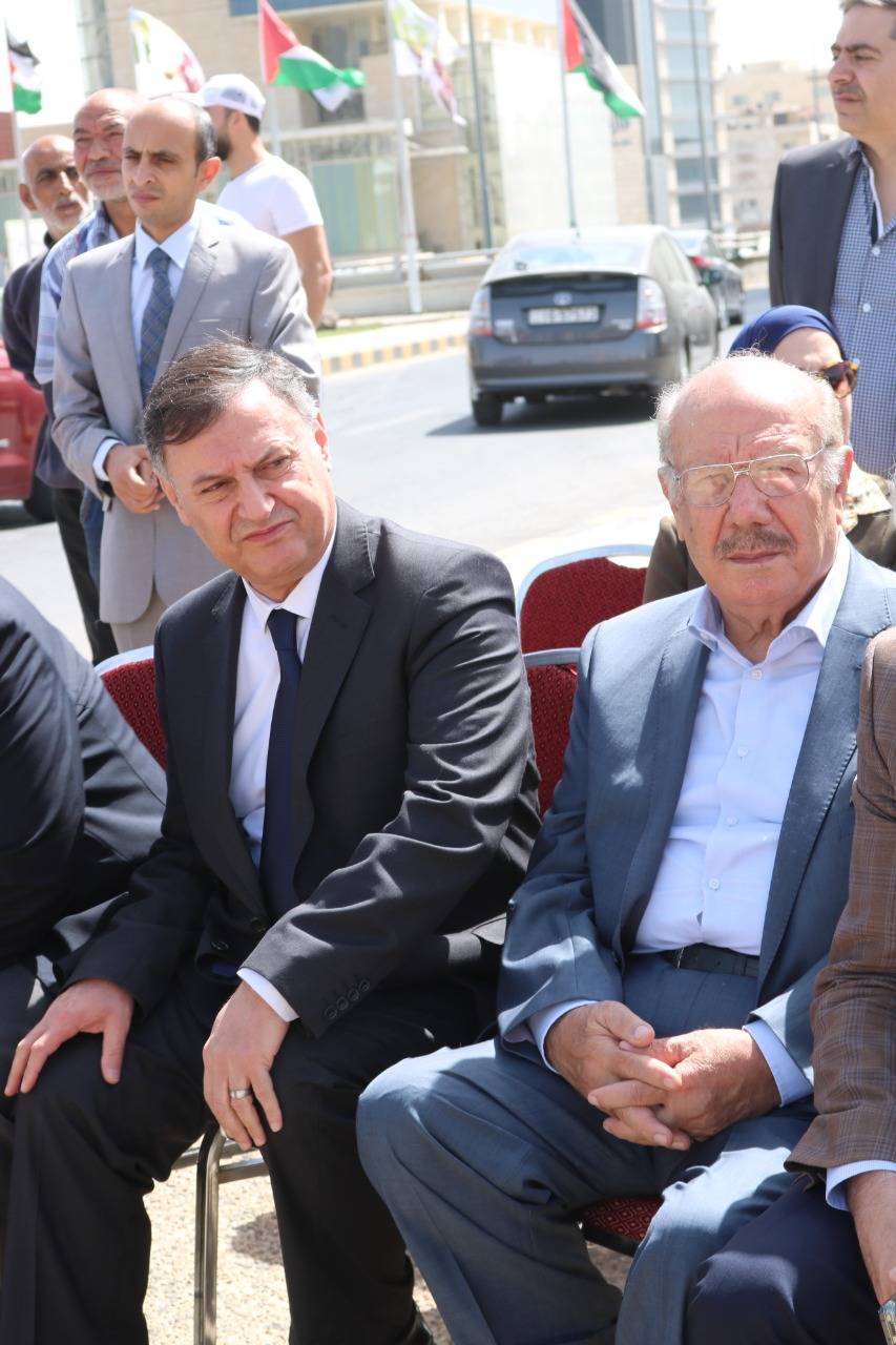 امين عمان والسفير العراقي يزيحان الستار عن مجسم السوسنة على الدوار السادس   