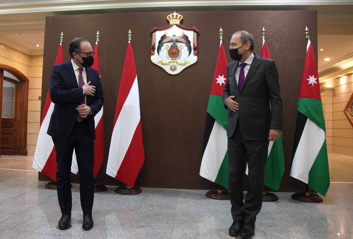 الصفدي يبحث مع شالينبرغ وقف التصعيد في القدس