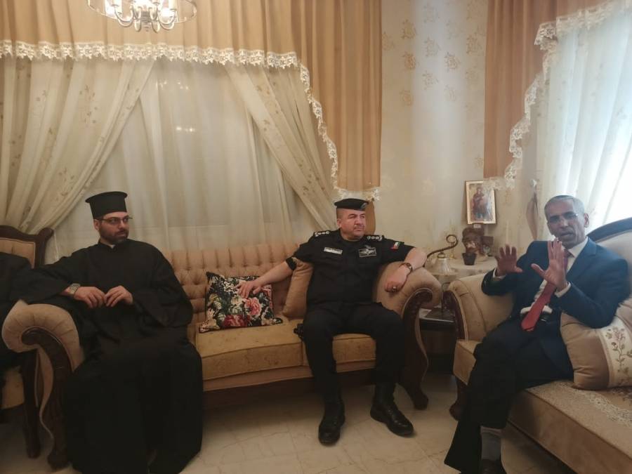 محافظ المفرق يهنئ الطوائف المسيحية بعيد الفصح المجيد