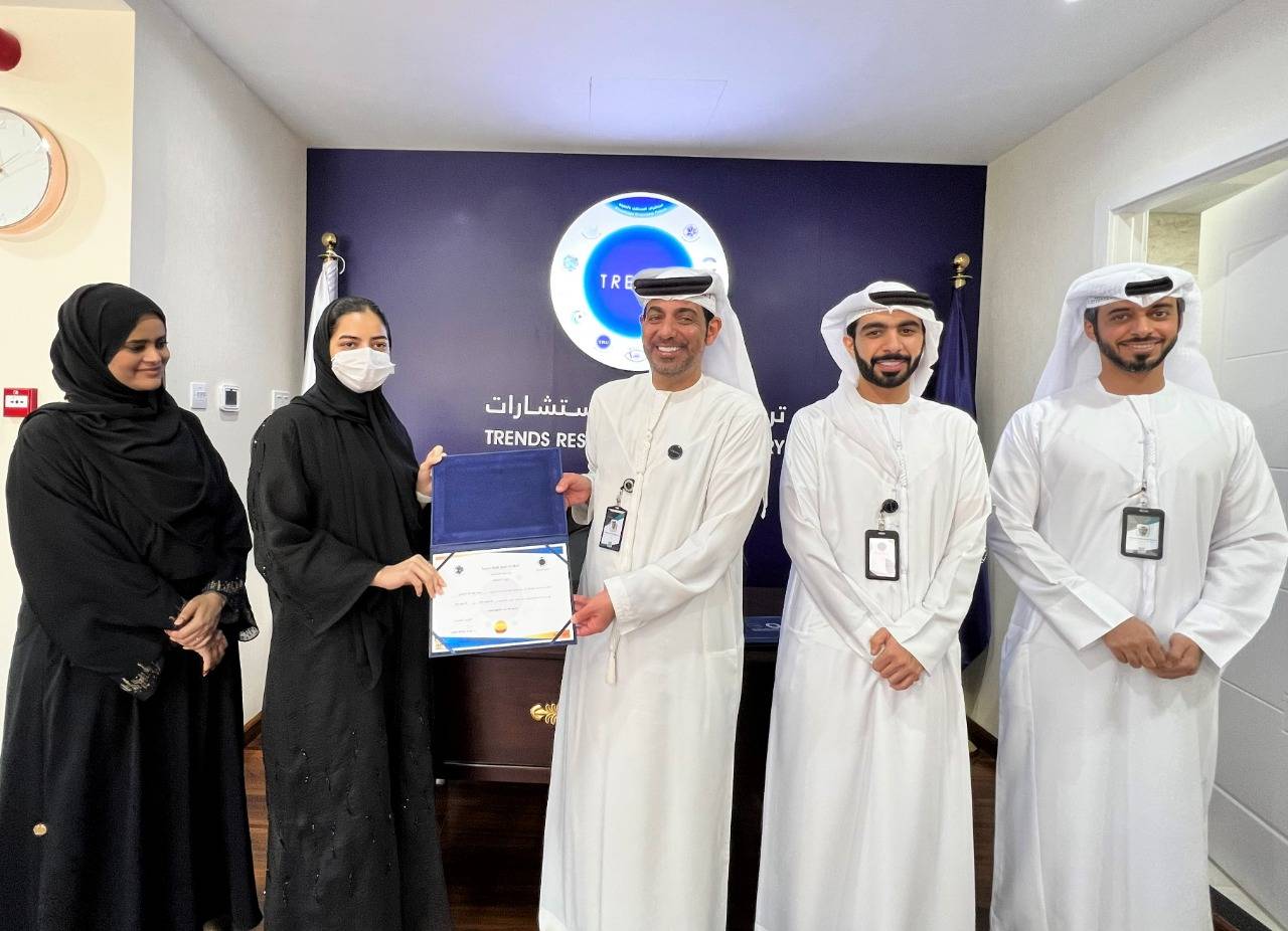 تريندز يحتفي بتخريج دفعة تدريب جديدة من خريجات كـلـية الإعــلام بجامعة زايد