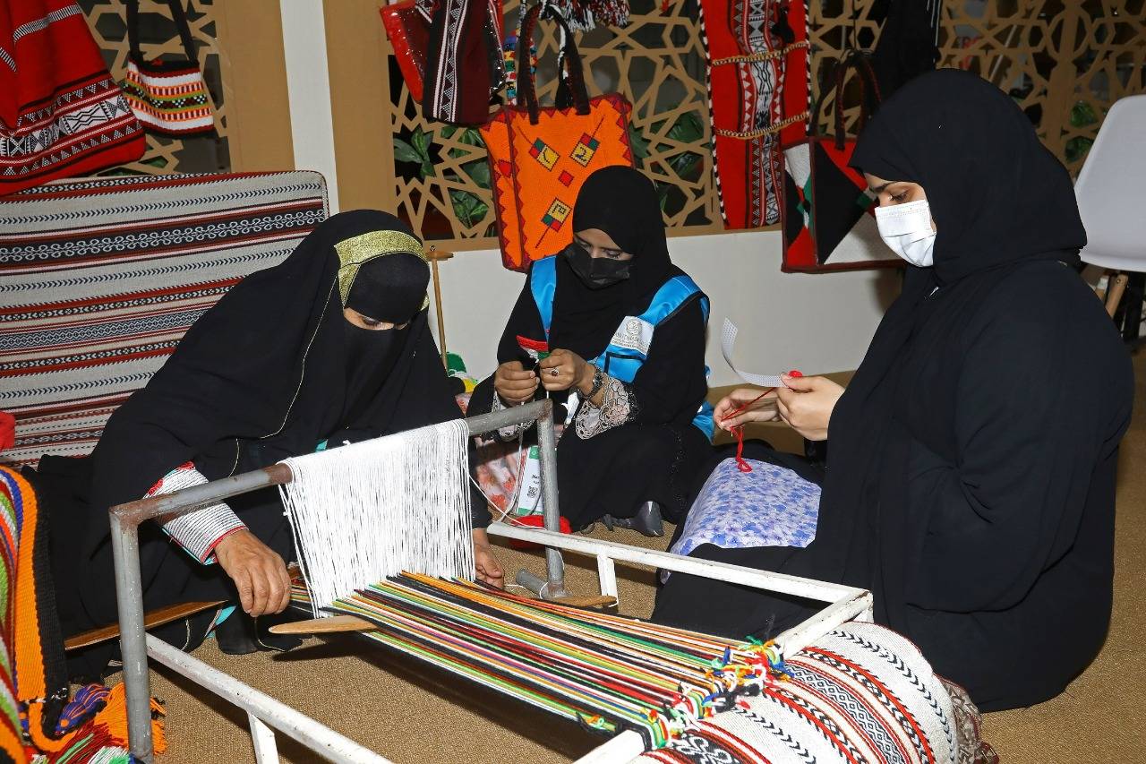 معرض أبوظبي الدولي للصيد والفروسية يُعزّز جهود استدامة الحرف اليدوية