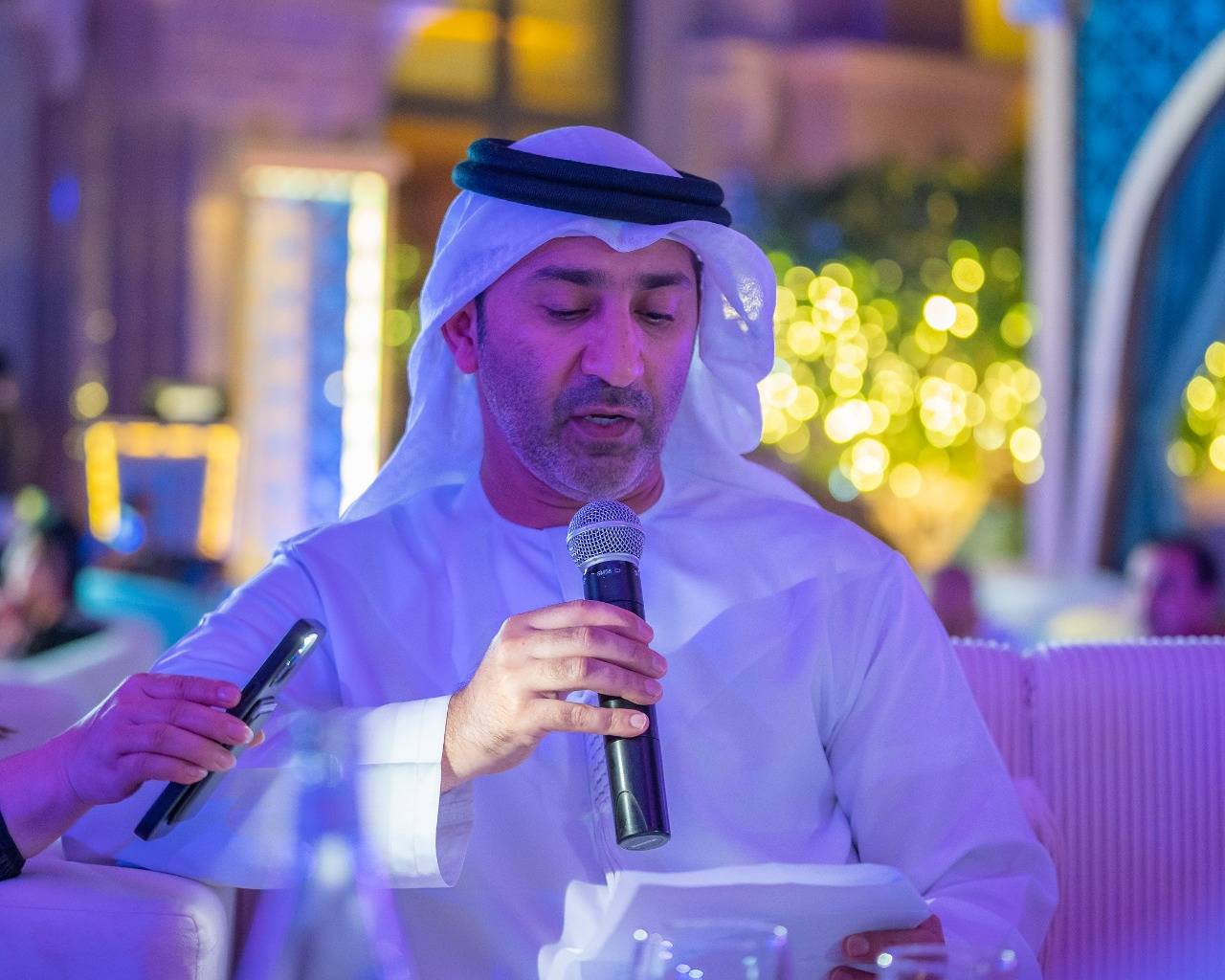 قصر الإماراتيقيم مأدبة إفطار جماعي لموظفيه