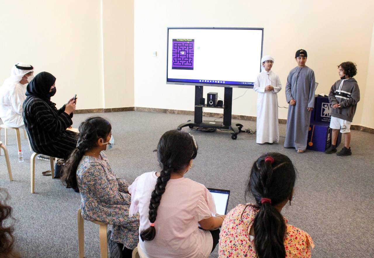 مبرمج القرن يكشف عن 54 مشروعاً ابتكارياً للأطفال والشباب