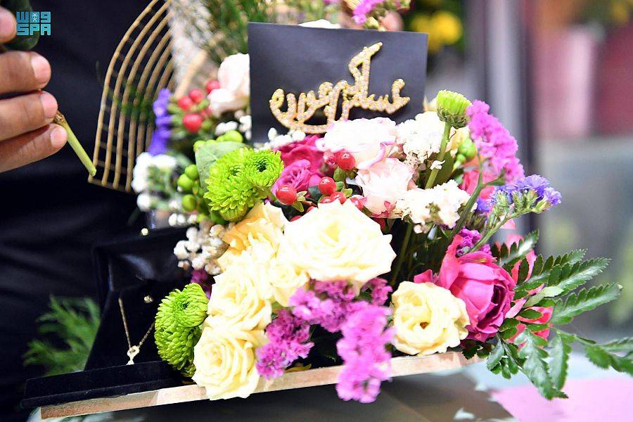 مبيعات الورد تتصدر مقتنيات النساء بجازان خلال إجازة عيد الفطر المبارك