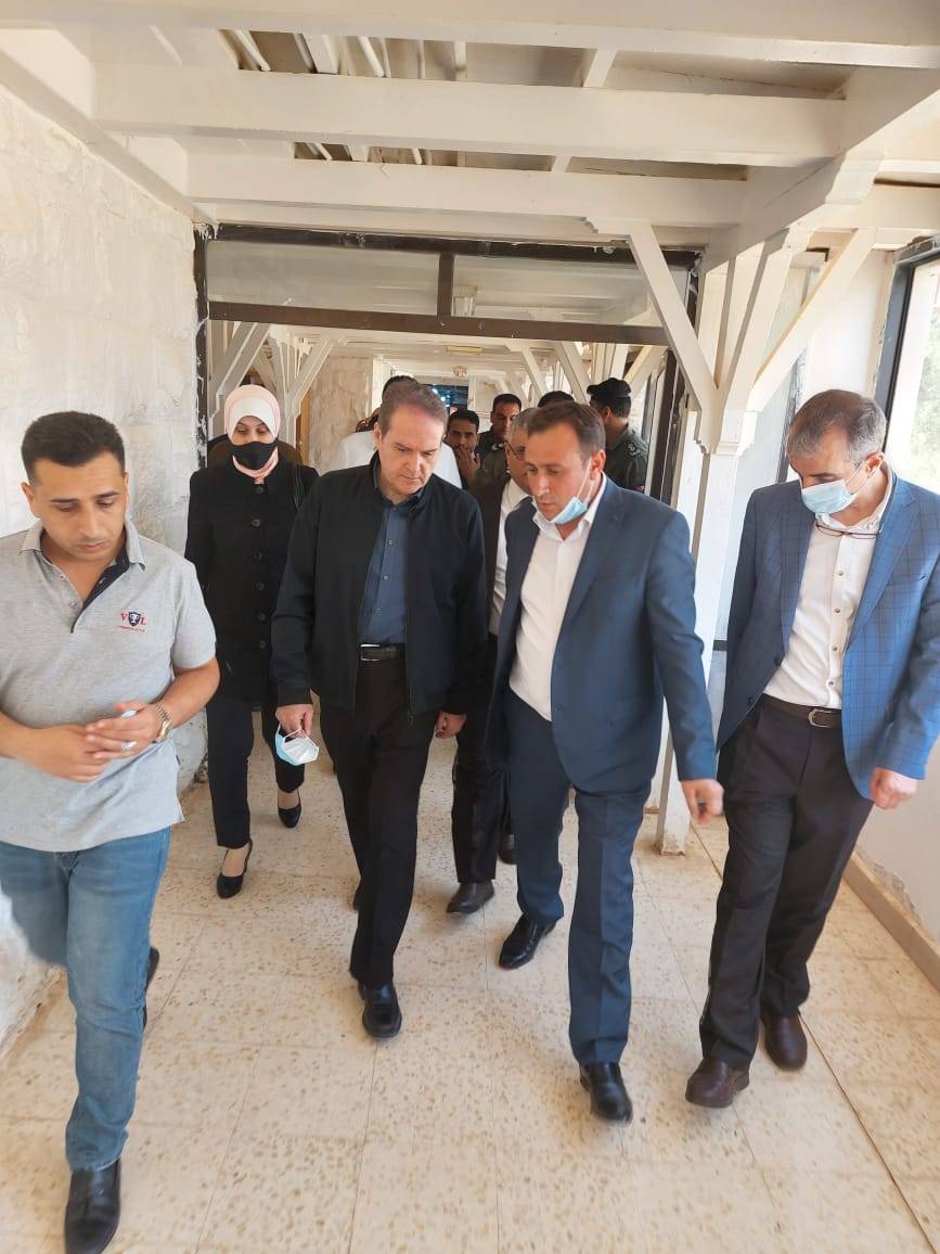 وزير الصحة  يتفقد الخدمات الصحية في مستشفى الرويشد الحكومي