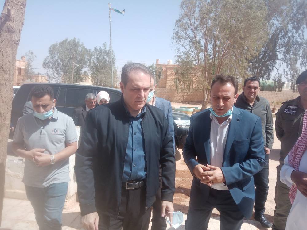 وزير الصحة  يتفقد الخدمات الصحية في مستشفى الرويشد الحكومي