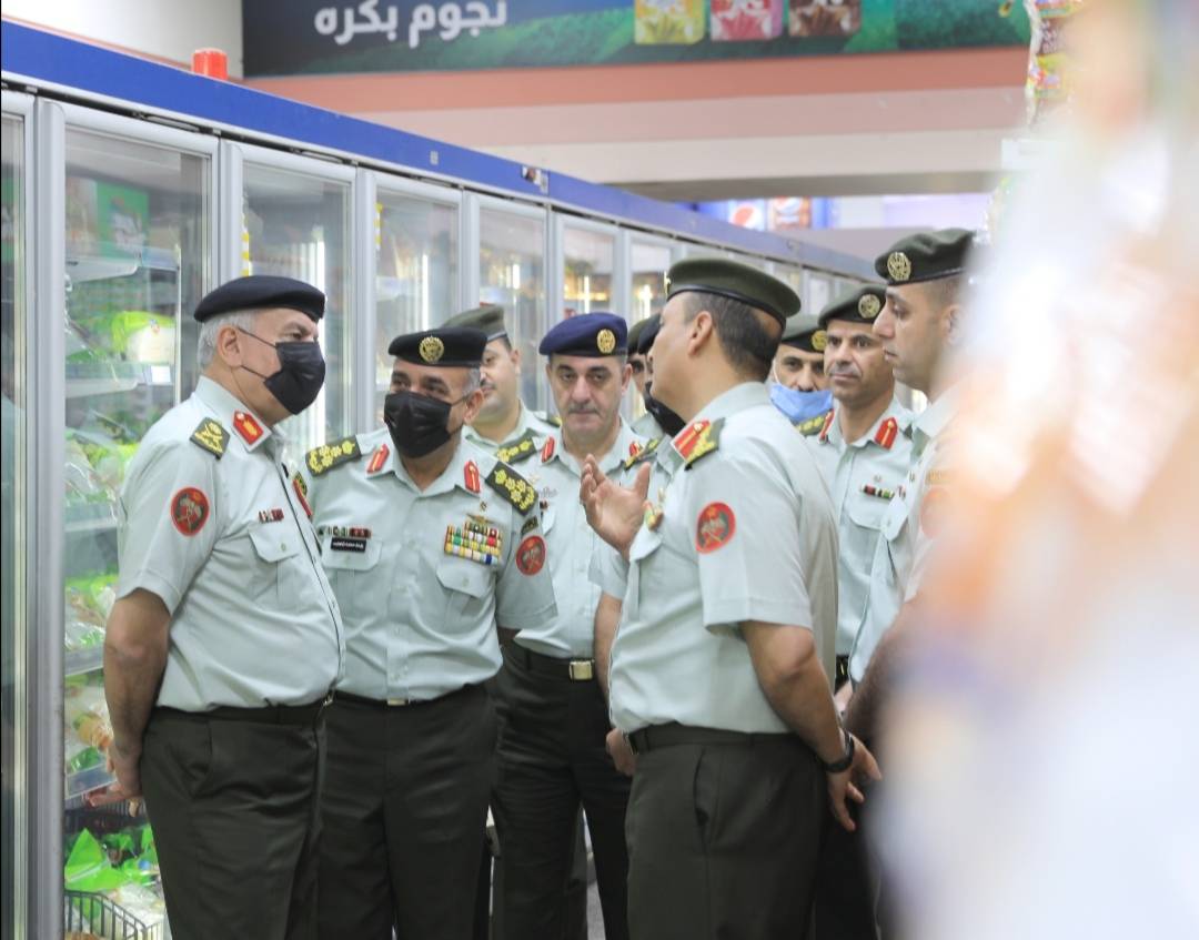 رئيس هيئة الأركان المشتركة يوجه المؤسسة الاستهلاكية العسكرية باستمرار توفير السلع الأساسية بأسعار مناسبة