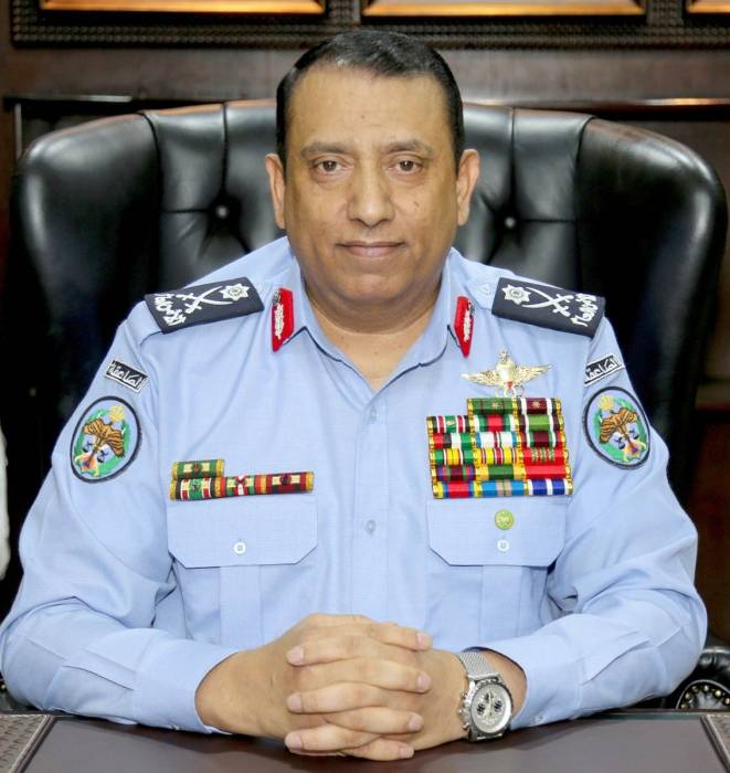 مدير الأمن العام يلتقي وفداً من الشرطة البريطانية