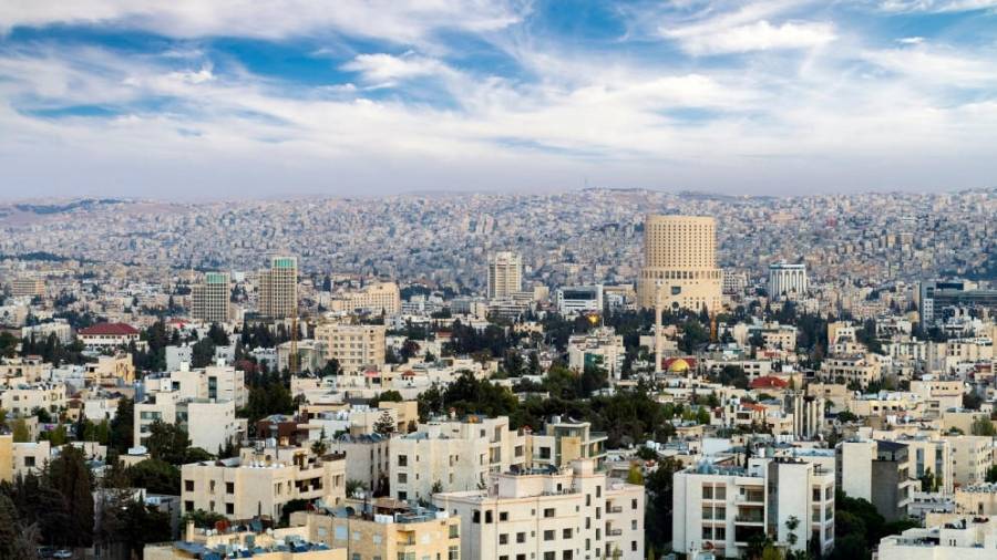 أجواء دافئة نسبياً الثلاثاء