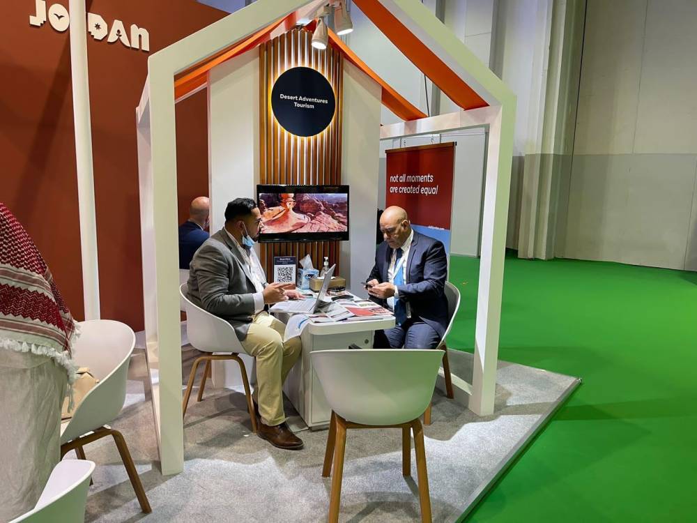 وزير السياحة والاثار يشارك في معرض السفر العربي في دبي