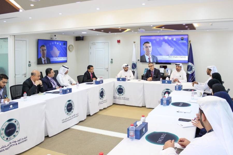 خلال حلقة نقاشية في مركز تريندز سفير كوسوفو بالإمارات يؤكد أهمية البحث العلمي في نهضة الأمم