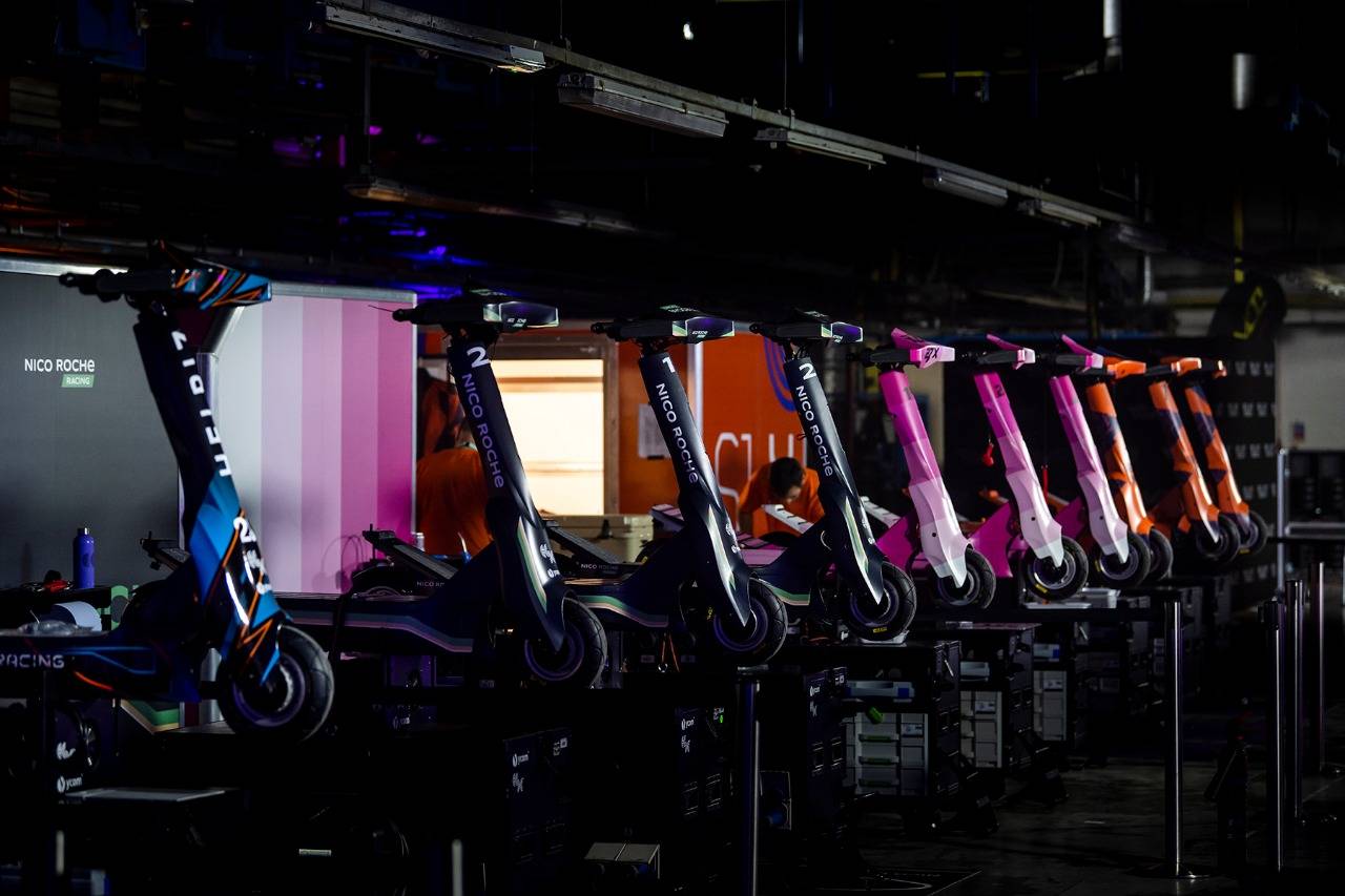 عشاق السرعة على موعدٍ كبير مع أحدث سلسلة سباقات   إنطلاقة مثاليّة لبطولة إي سكوتر العالمية